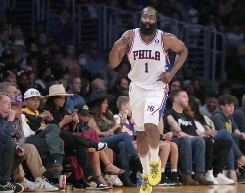 [天下足球]握手言和 拜仁客场被弗赖堡逼平.